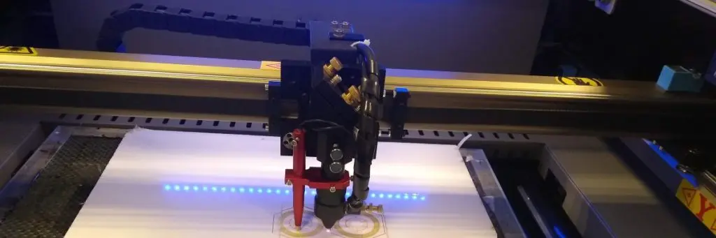 Laser head with autofocus pen from lightblade machine
